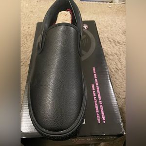 Non slip Sketcher sneakers